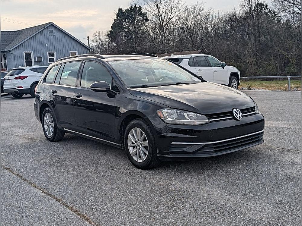 2019 Volkswagen Golf SportWagen S's photo