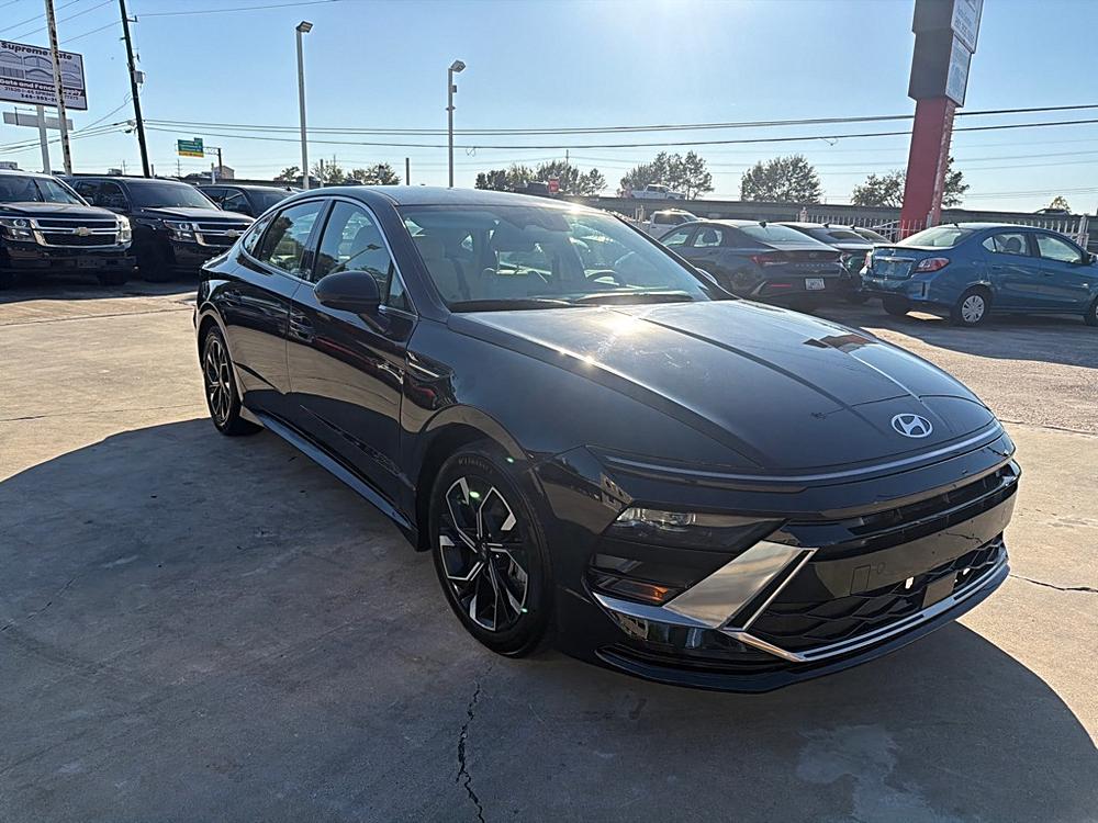 2025 Hyundai Sonata SEL's photo
