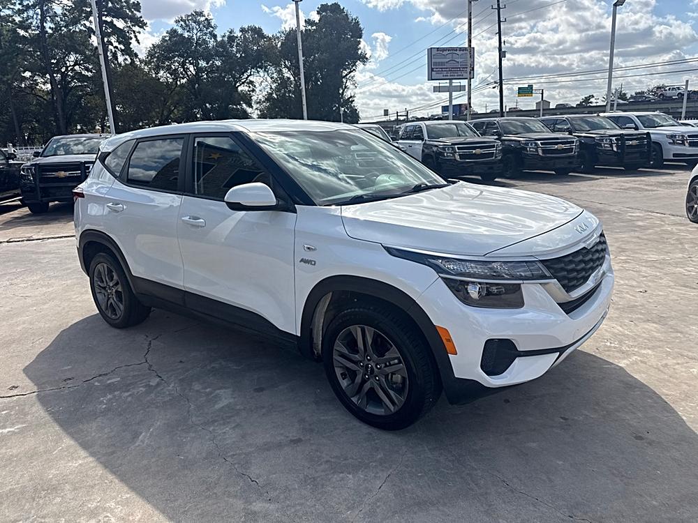 2023 Kia Seltos LX's photo