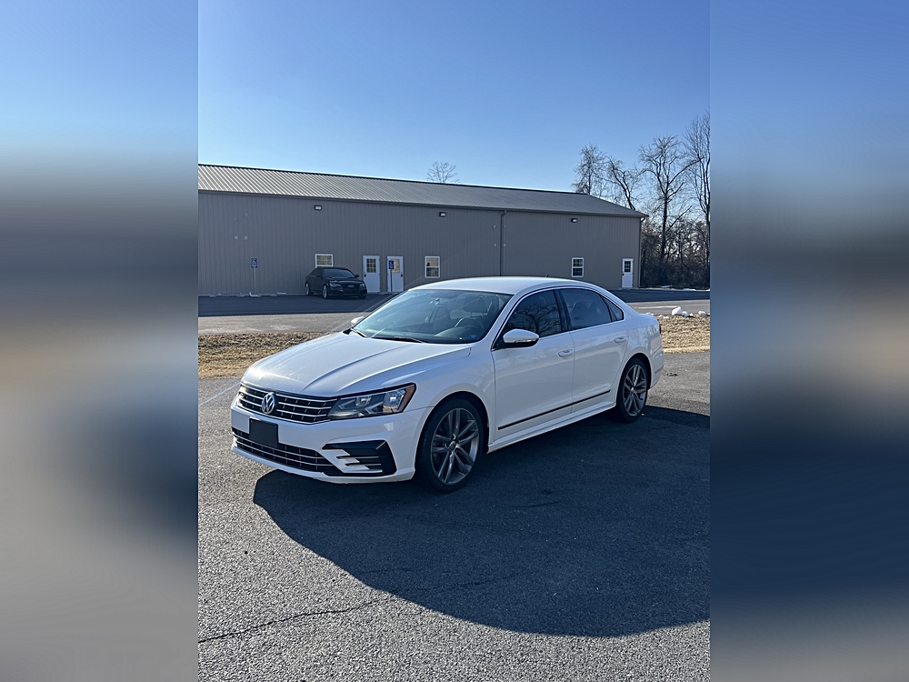 2016 Volkswagen Passat R-Line