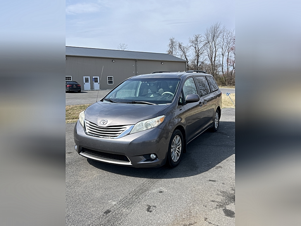 2013 Toyota Sienna XLE