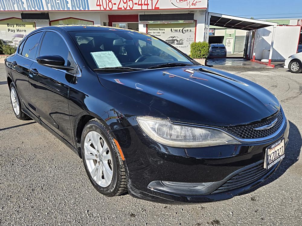 2016 Chrysler 200 LX's photo