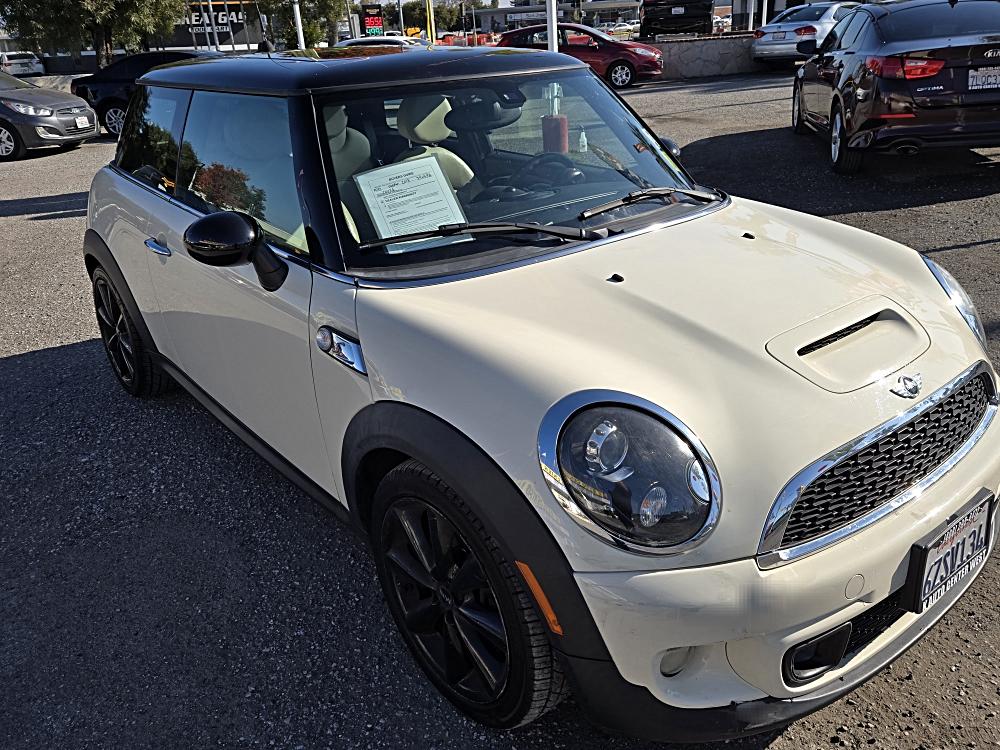 2013 MINI Cooper S's photo