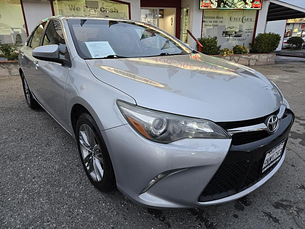 2016 Toyota Camry Special Edition's photo