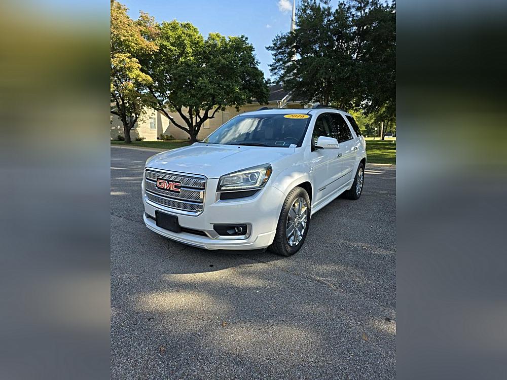 2016 GMC Acadia Denali's photo