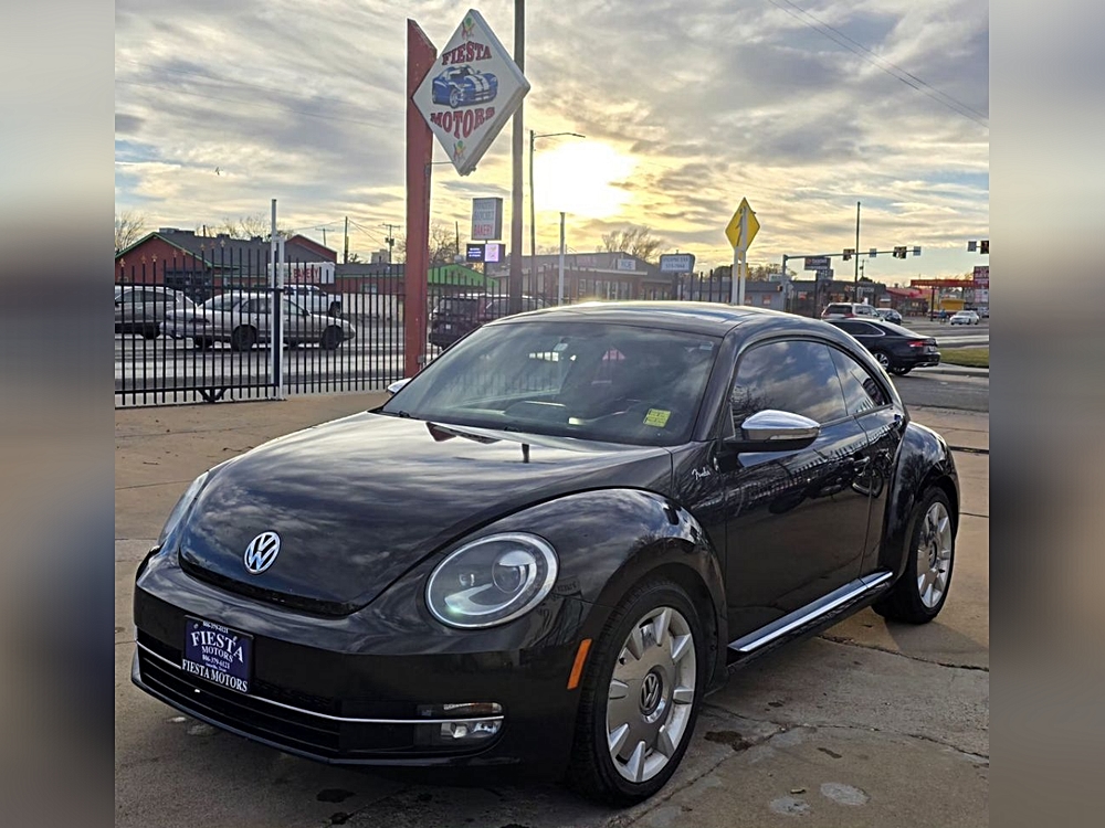 2013 Volkswagen Beetle 2.0's photo