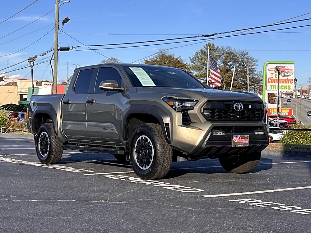 2024 Toyota Tacoma SR5's photo