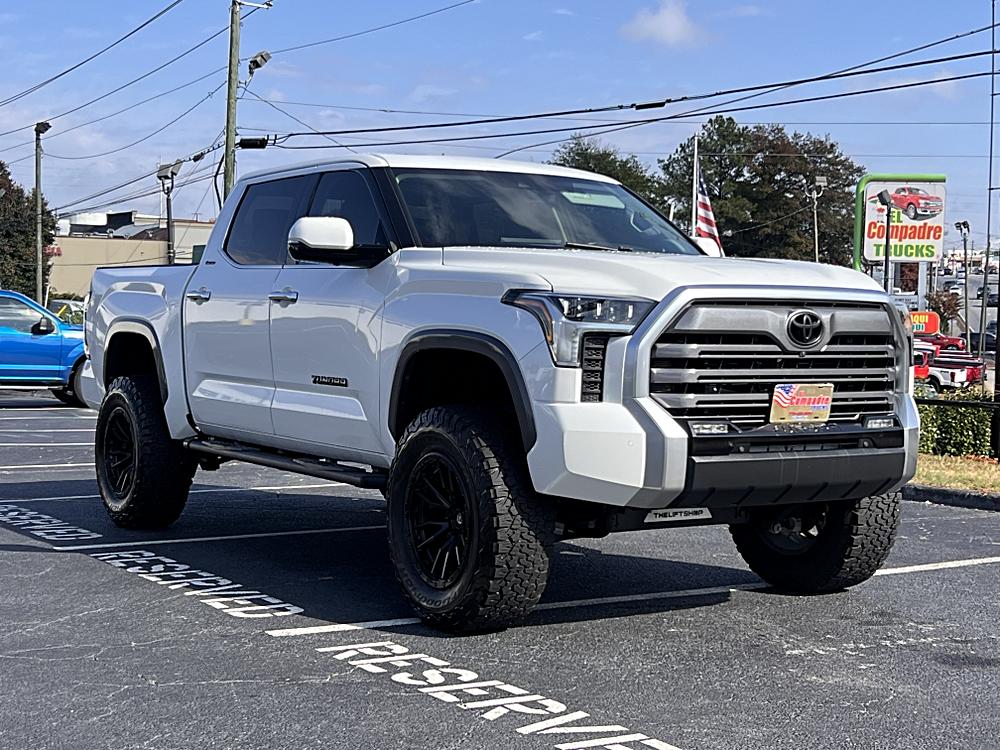 2023 Toyota Tundra Limited's photo