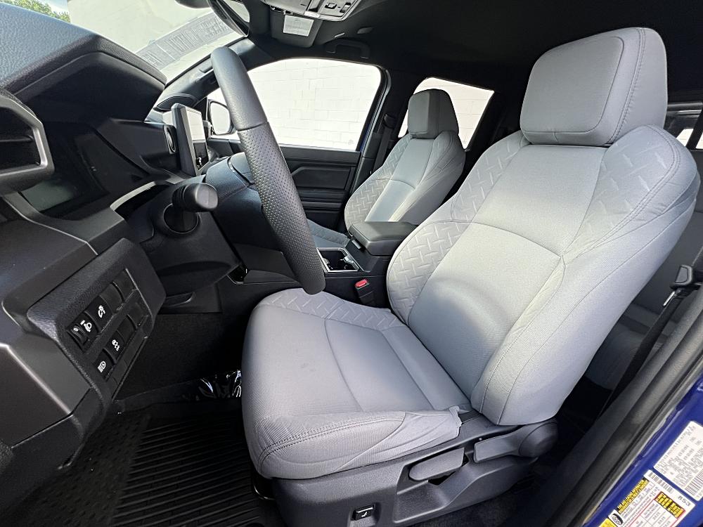2025 Toyota Tacoma - Photo 7