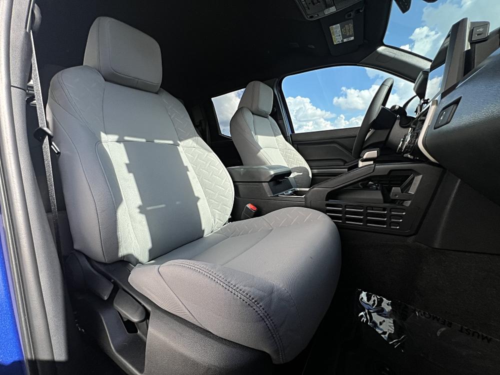 2025 Toyota Tacoma - Photo 10