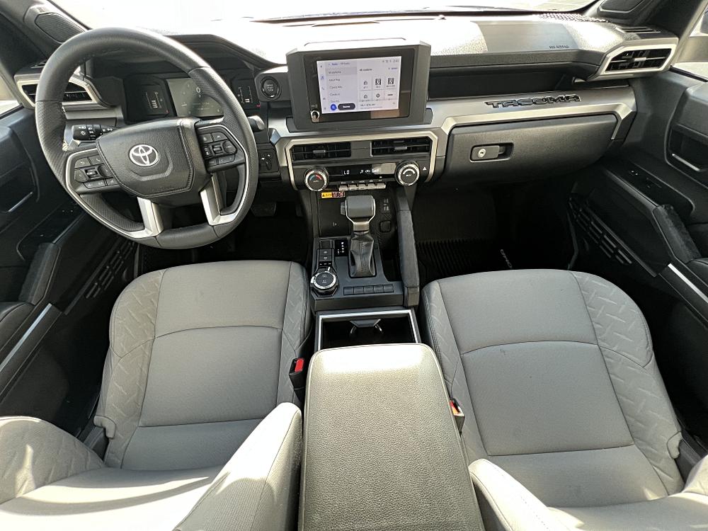 2025 Toyota Tacoma - Photo 9