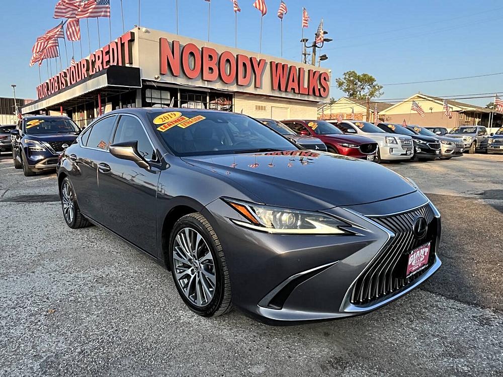 2019 Lexus ES 350's photo