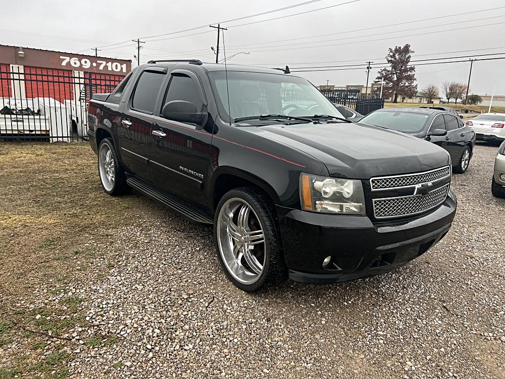 2008 Chevrolet Avalanche LS's photo