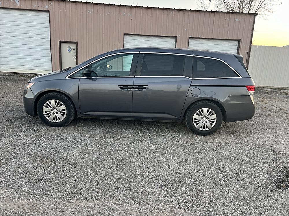 2016 Honda Odyssey LX's photo
