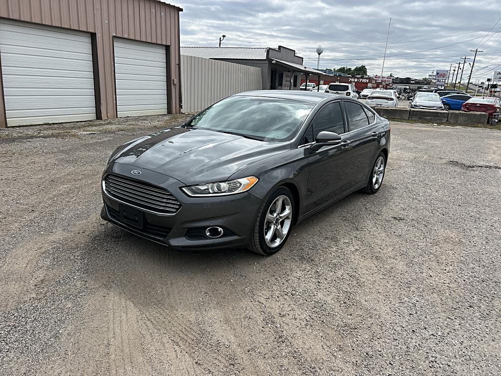 2016 Ford Fusion SE FWD's photo