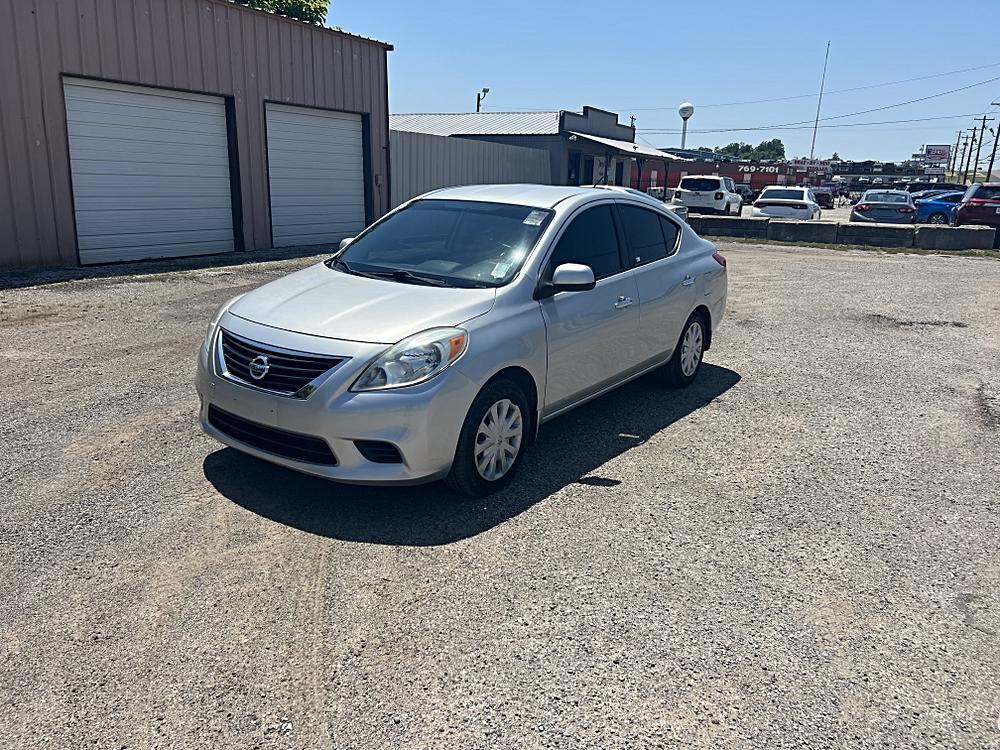 2012 Nissan Versa 1.6 SV CVT's photo