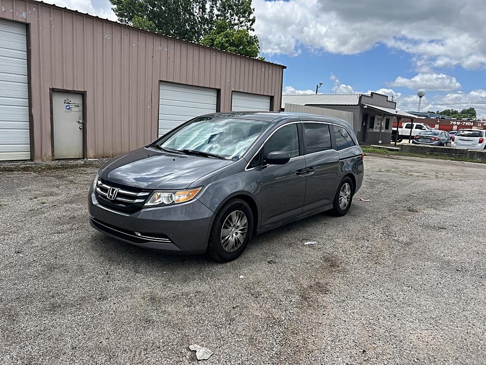 2014 Honda Odyssey LX's photo