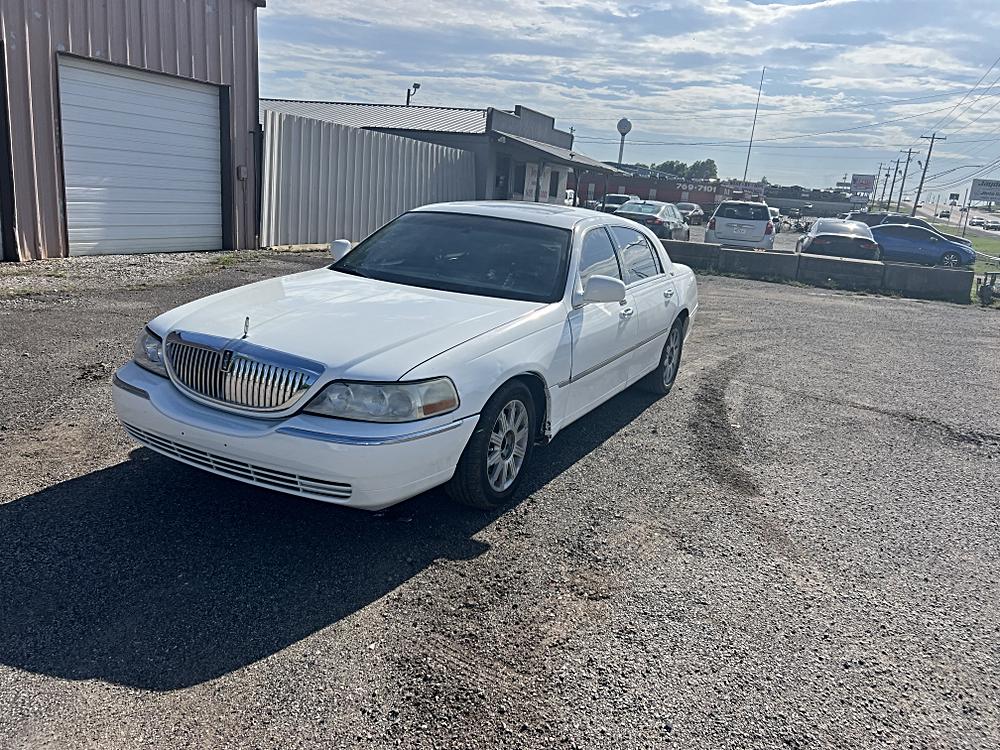 2007 Lincoln Town Car Signature Limited's photo