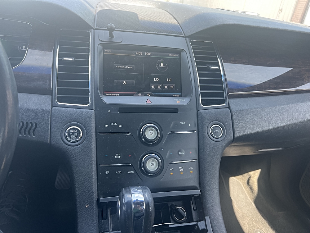 2015 Ford Taurus Limited - Photo 16