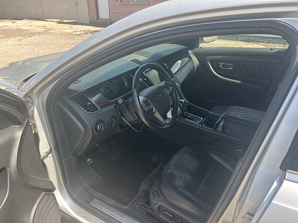 2015 Ford Taurus Limited - Photo 11