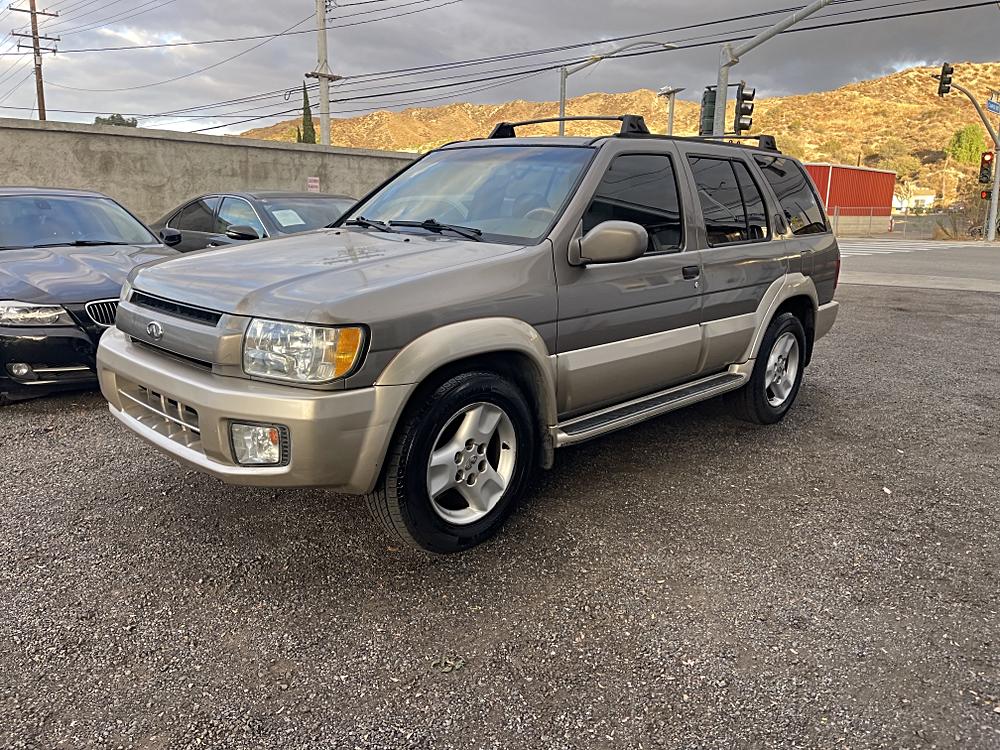 2001 INFINITI QX4 Base