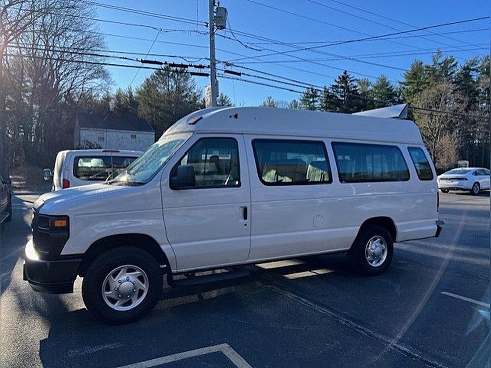 2014 Ford E-Series Econoline Van Commercial's photo