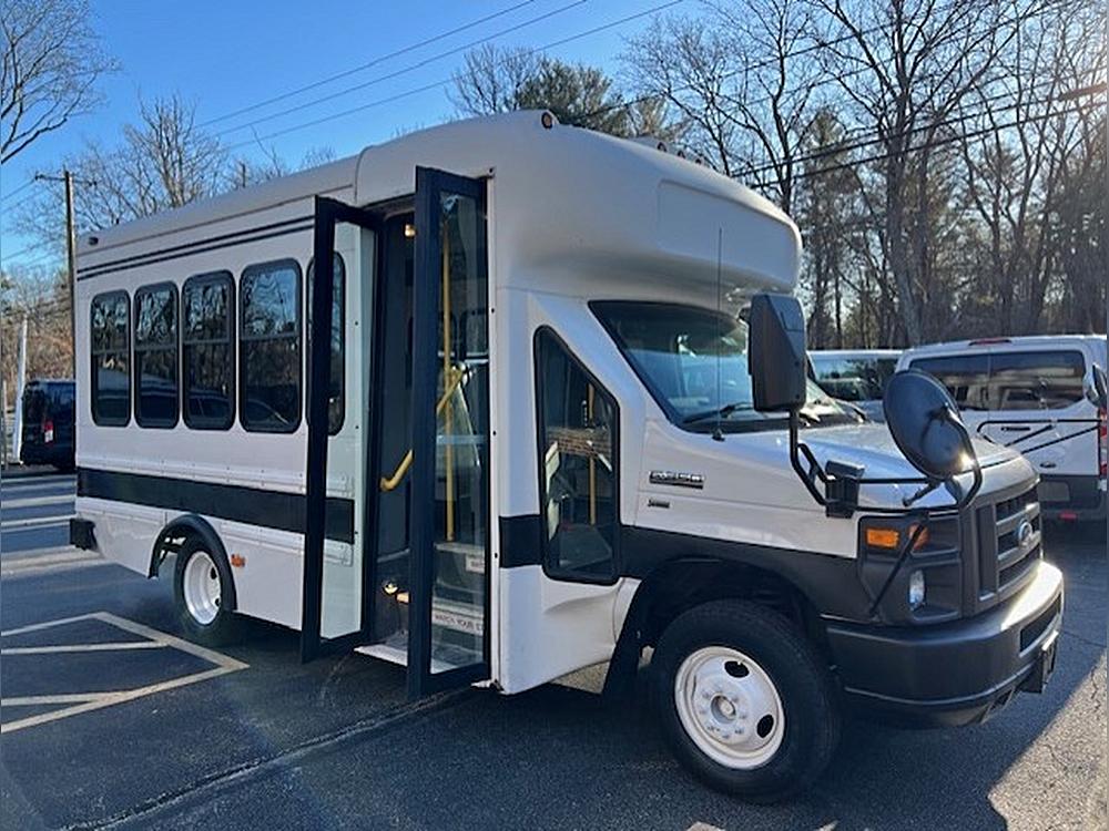2011 Ford Econoline's photo