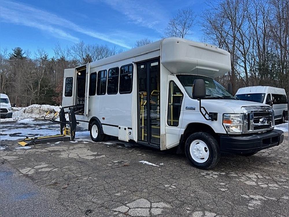 2016 Ford E-Series Cutaway Base