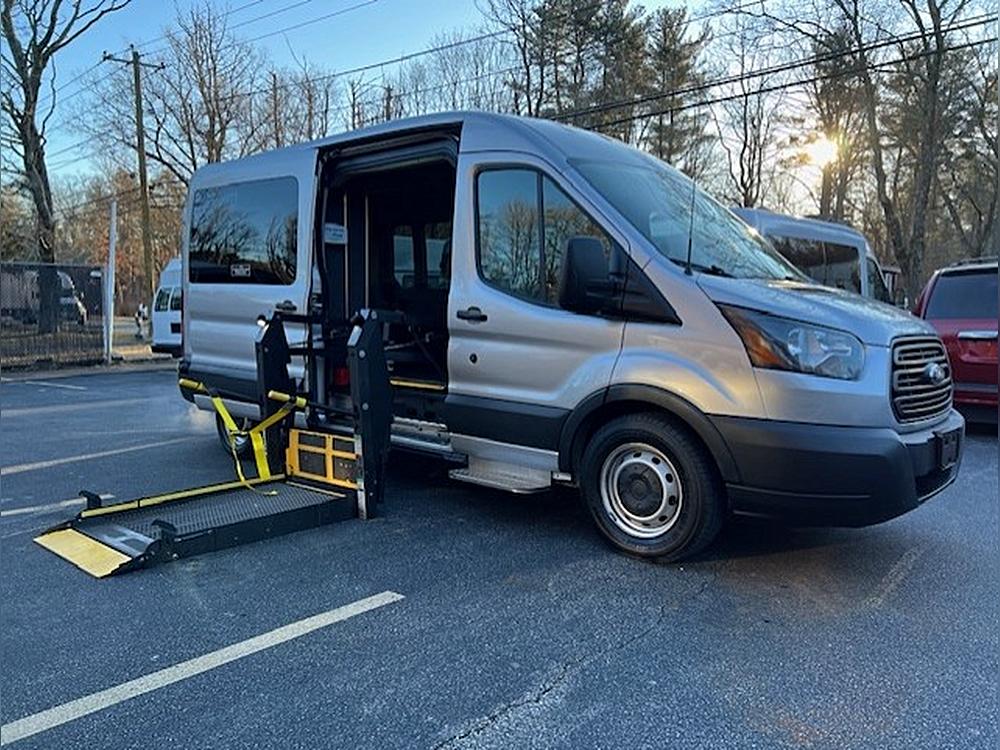 2016 Ford Transit XL's photo