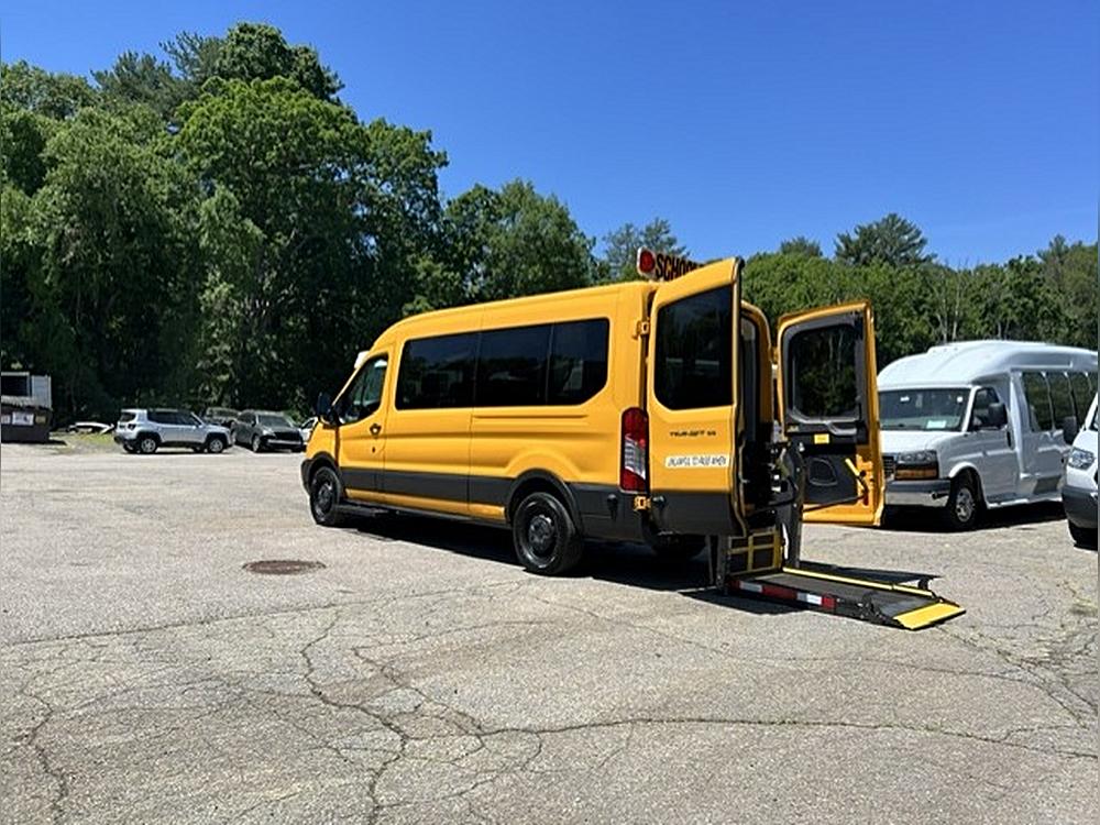 2018 Ford Transit's photo