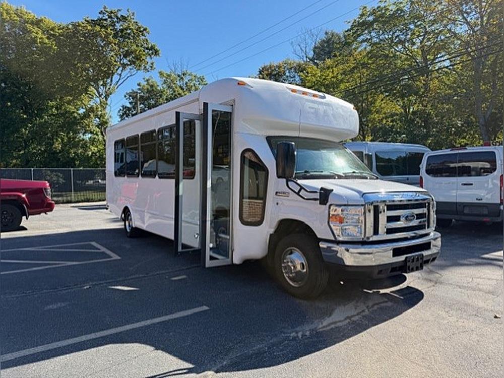 2019 Ford E-Series Cutaway Base