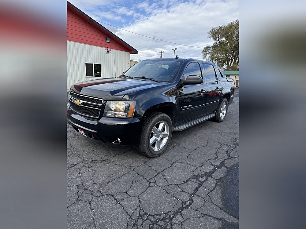 2013 Chevrolet Avalanche LT's photo