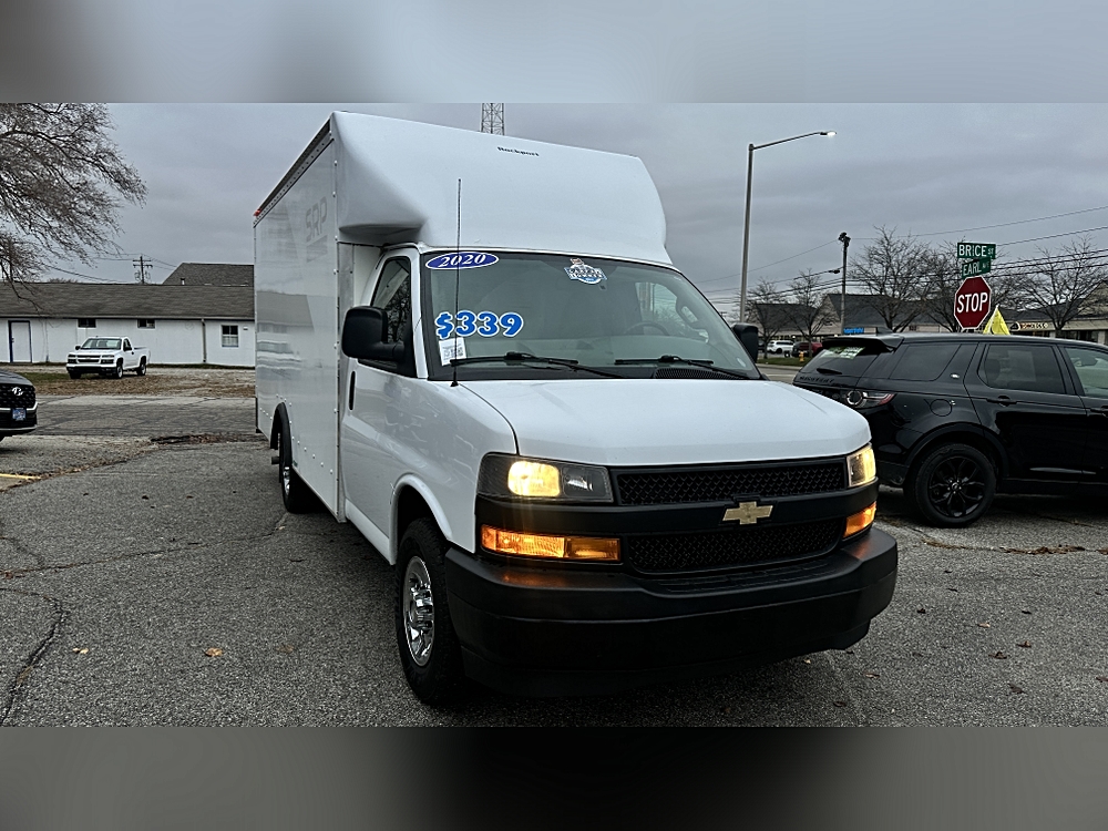 2020 Chevrolet Express Cutaway Base's photo