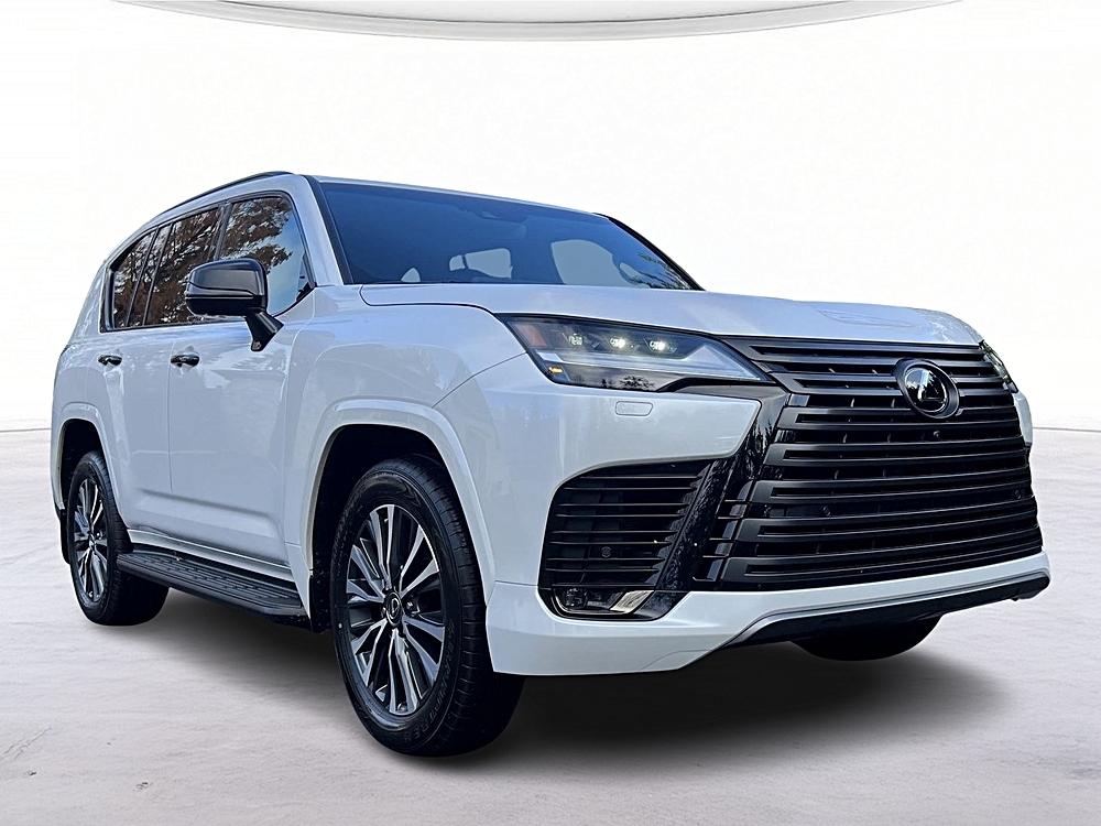 2022 Lexus LX Premium's photo