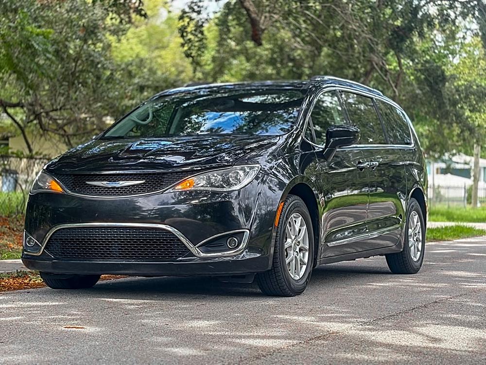 2020 Chrysler Pacifica Touring L's photo