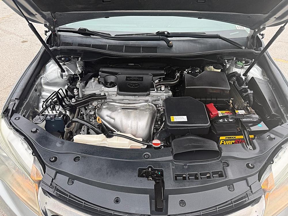 2017 Toyota Camry SE - Photo 15