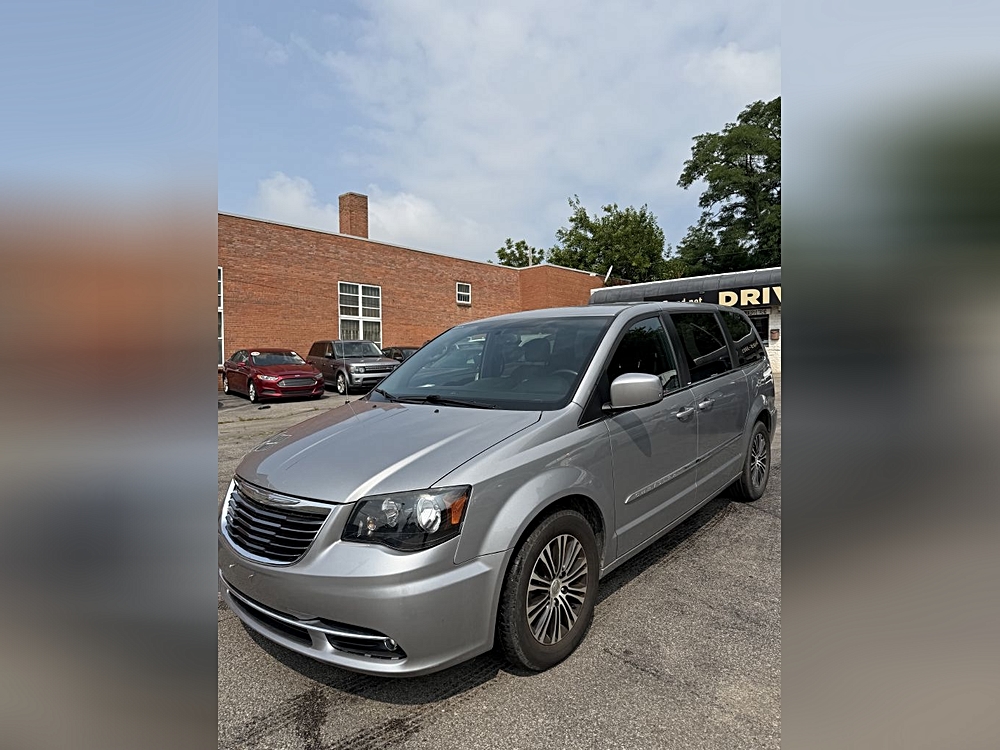 2014 Chrysler Town & Country S