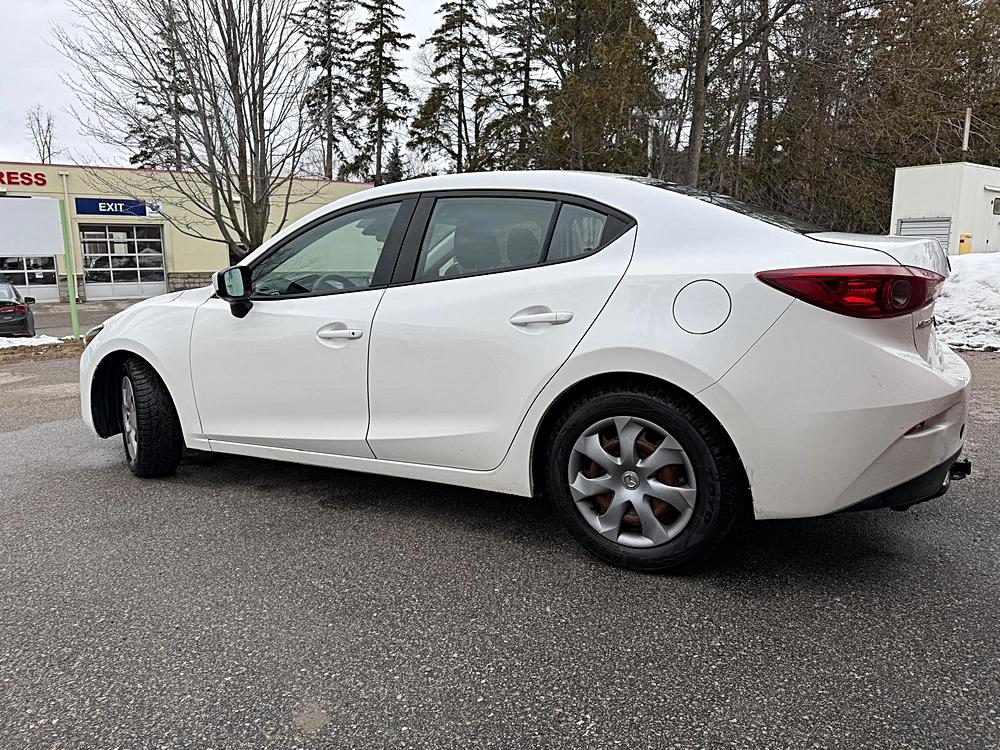 2018 Mazda MAZDA3 i Sport AT 4-Door