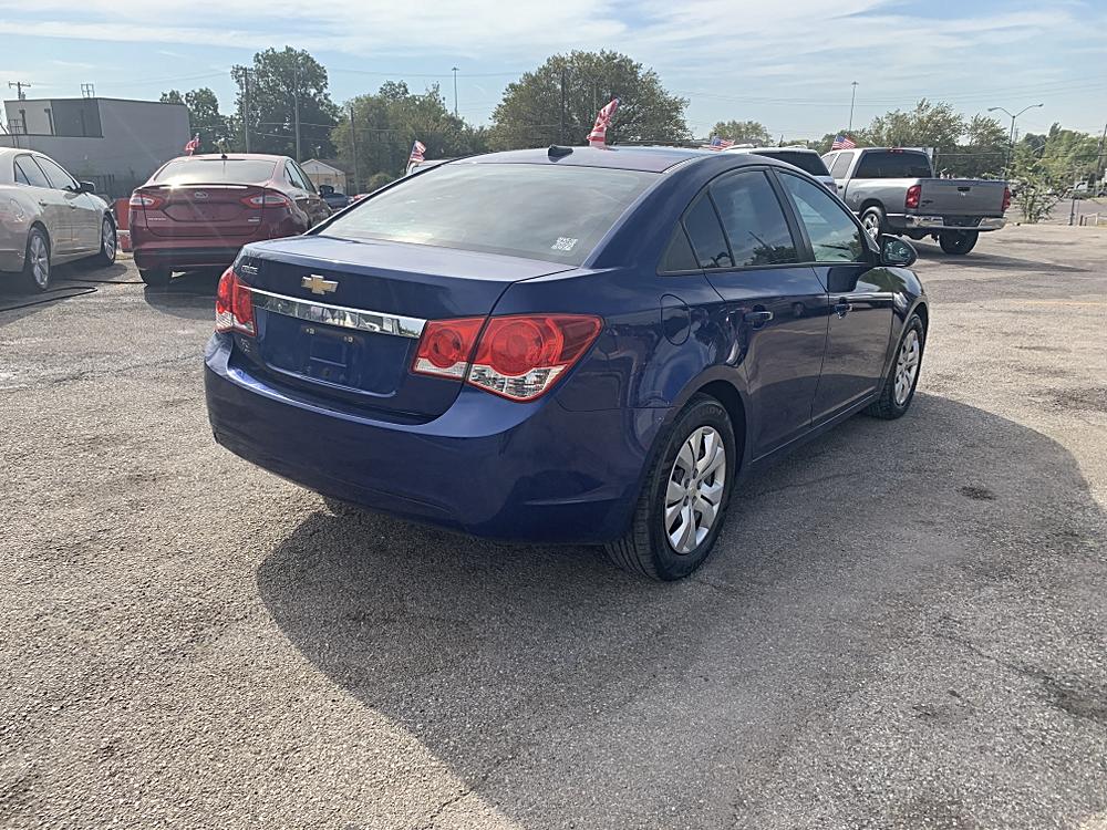 2013 Chevrolet Cruze LS - Photo 6