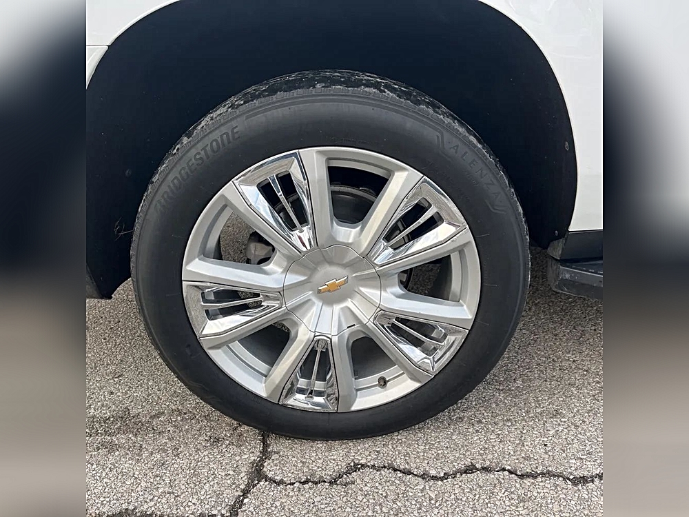 2021 Chevrolet Suburban LT - Photo 13
