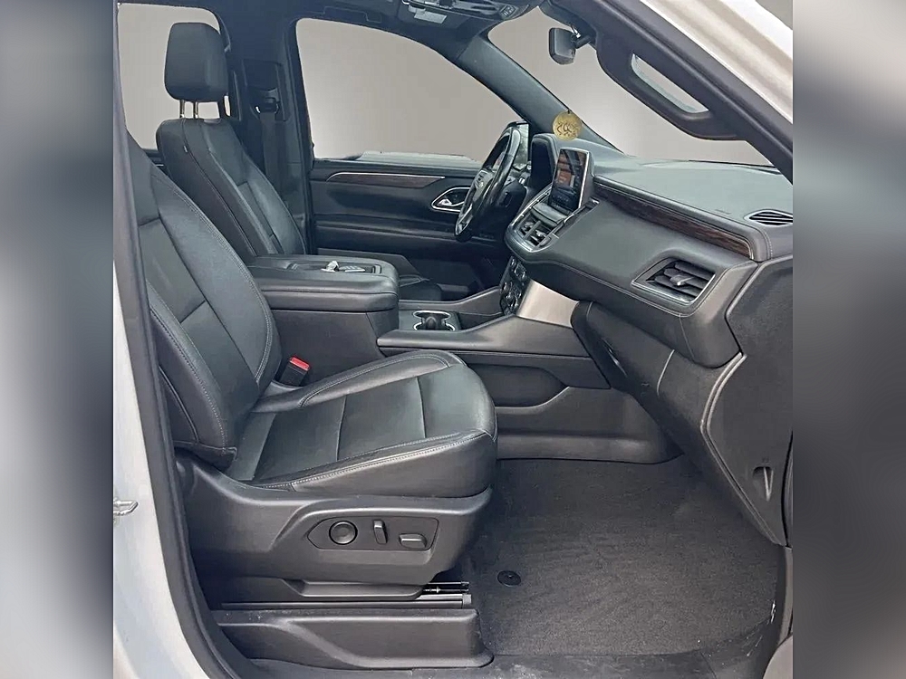 2021 Chevrolet Suburban LT - Photo 17