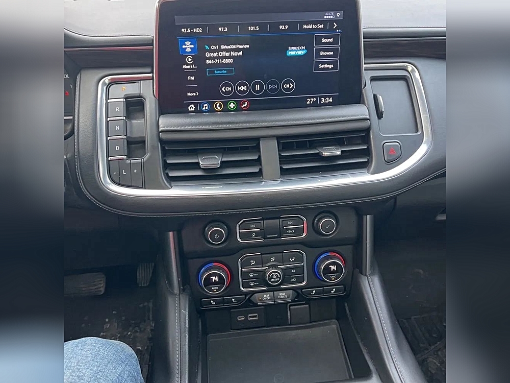 2021 Chevrolet Suburban LT - Photo 23