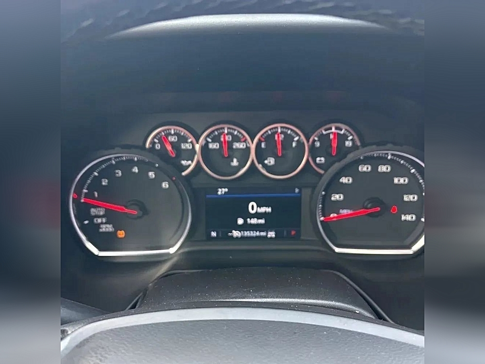 2021 Chevrolet Suburban LT - Photo 25