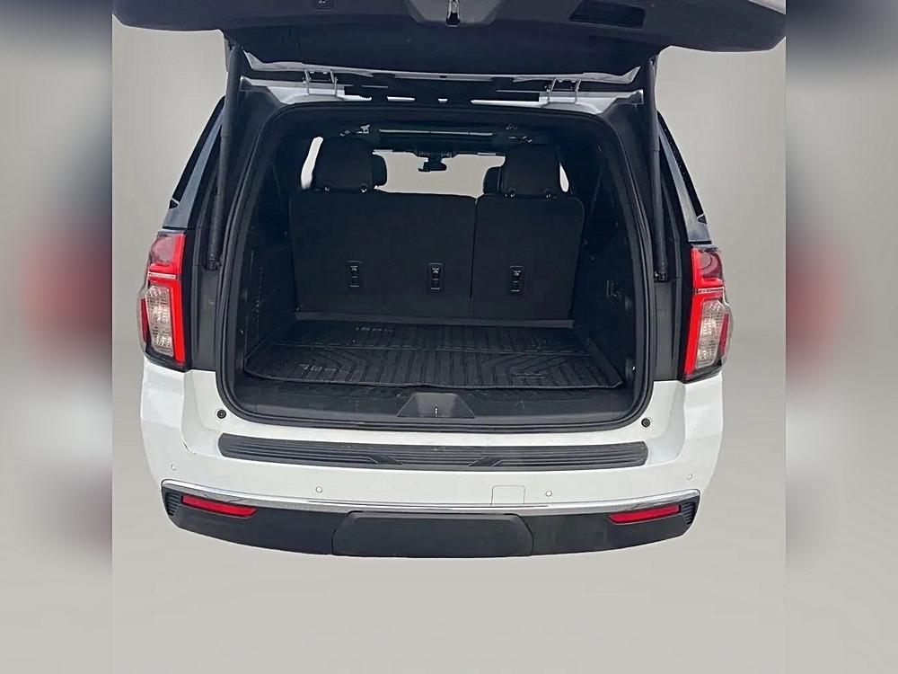 2021 Chevrolet Suburban LT - Photo 28