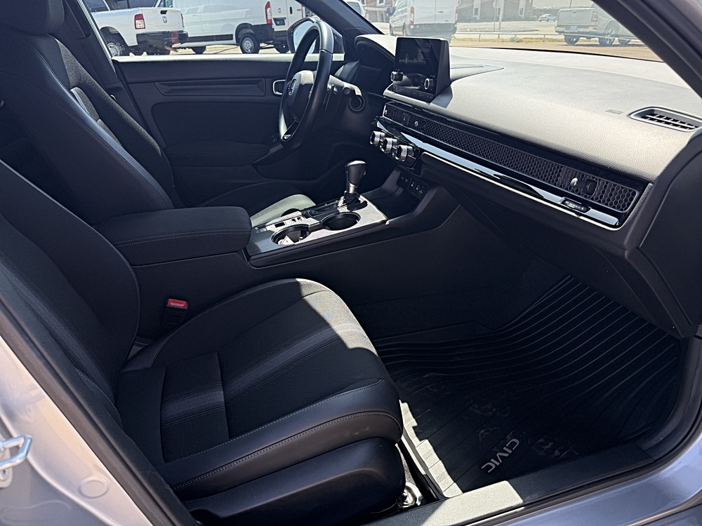 2025 Honda Civic Sport - Photo 16