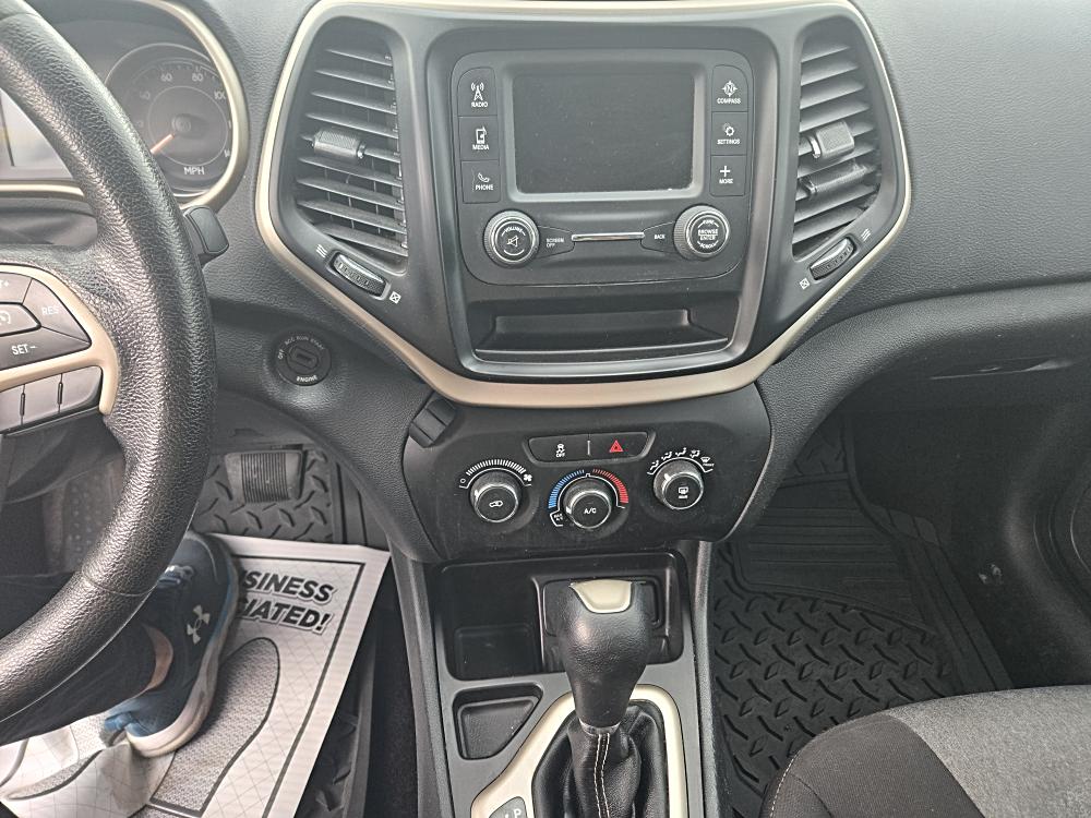 2016 Jeep Cherokee Sport - Photo 11