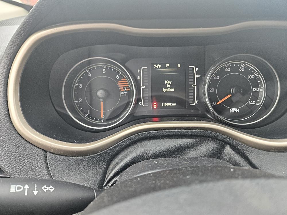 2016 Jeep Cherokee Sport - Photo 12