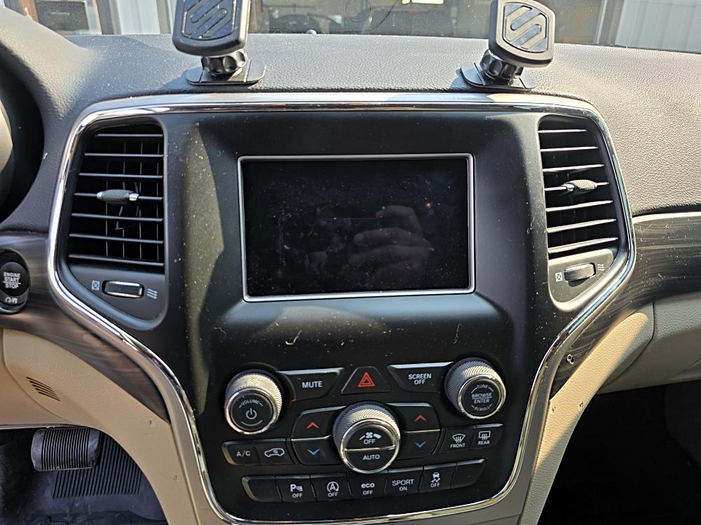 2019 Jeep Grand Cherokee Laredo E - Photo 17