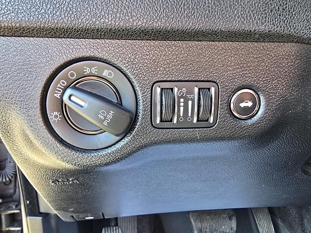 2016 Dodge Charger SXT - Photo 12