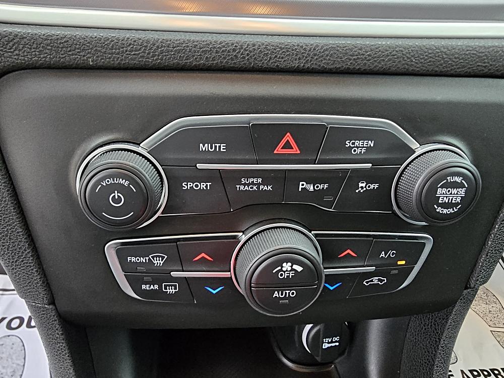 2022 Dodge Charger SXT - Photo 18